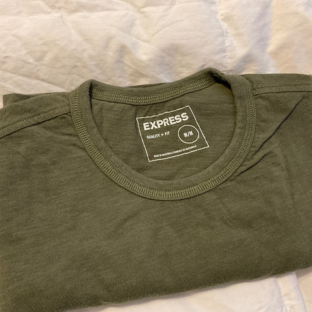 Express Medium Green tee